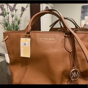 Michael Kors pebbled leather satchel / Sienna / color: Luggage